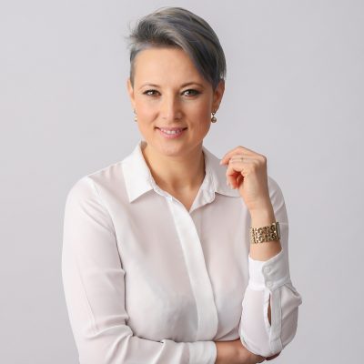 Psiholog Raluca Anton: “Singura soluție pe care o avem acum este să ne bazăm pe comunitate, ca întreg, și pe forța pe care “împreună” o are!”