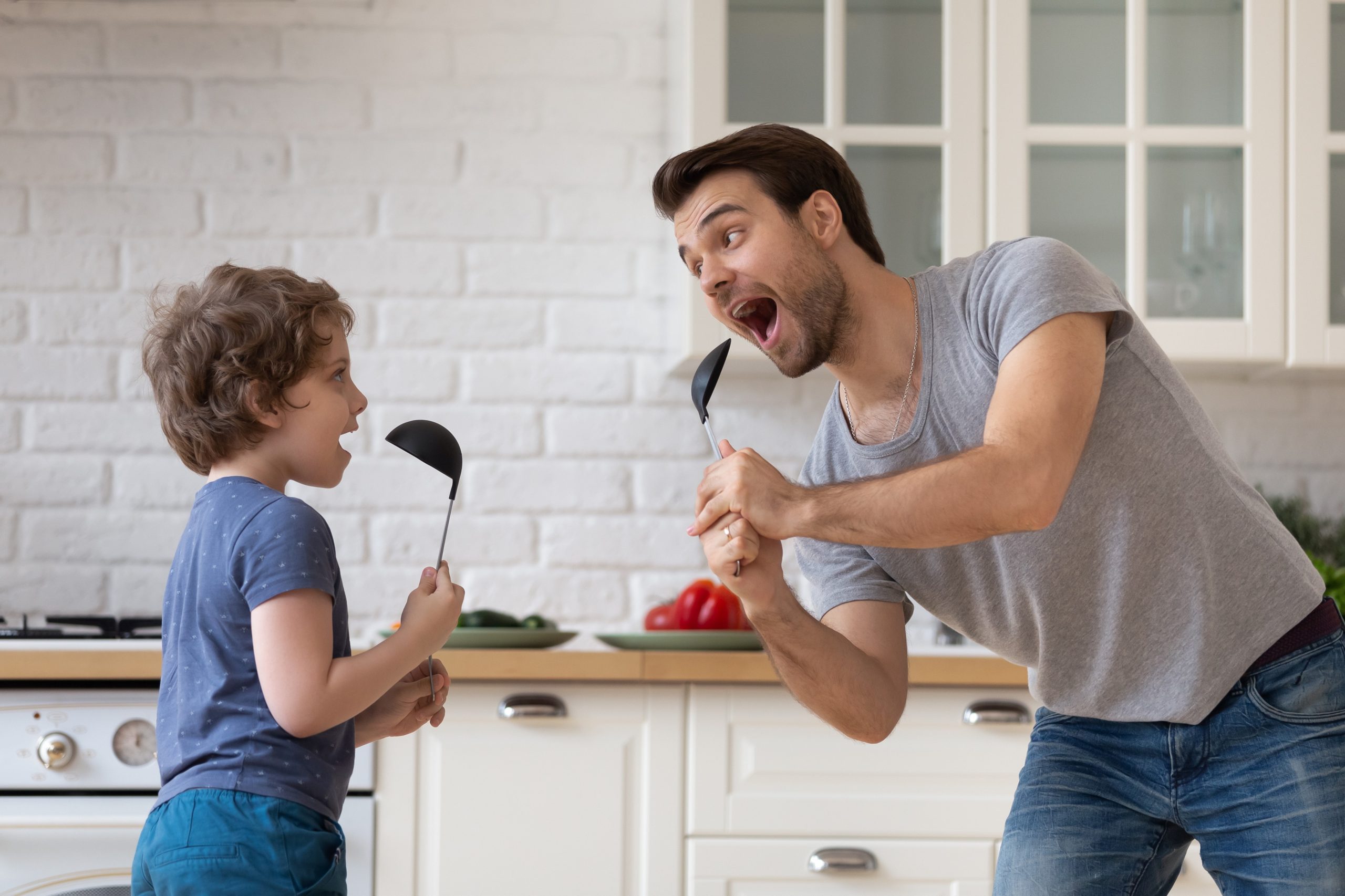 Ce trebuie să știi dacă iubești un bărbat care are copii