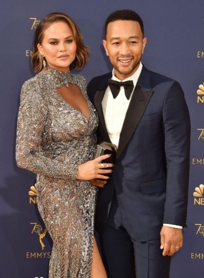 Chrissy Teigen sarcină, Chrissy Teigen mesaj devastator, Chrissy Teigen a pierdut sarcina, copilul mort al lui Chrissy Teigen, naştere prematură, nu a supravieţuit la naştere, John Legend,