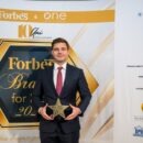 Alexandru Vlad, premiu pentru brandul Adora, primit la Gala Forbes Brands For Kids 2024